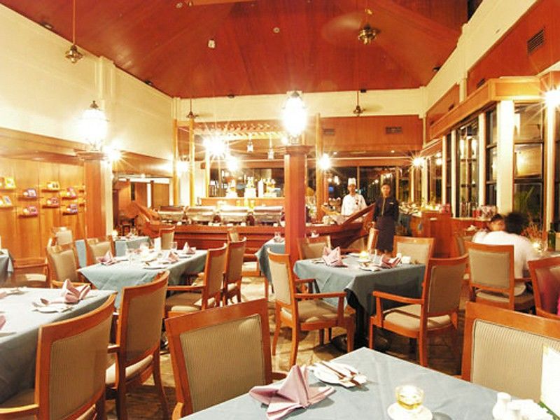 Sand & Sandals Desaru Beach Resort & Spa Eksteriør bilde Interior of a restaurant in Bangkok, Thailand