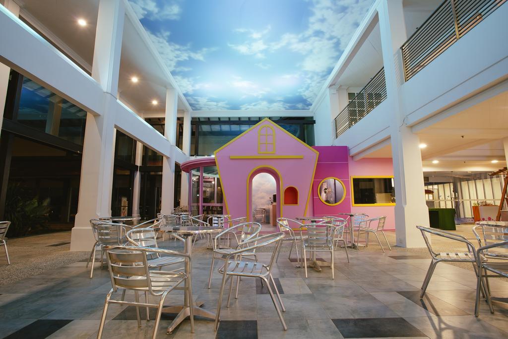 Sand & Sandals Desaru Beach Resort & Spa Eksteriør bilde The interior of the school