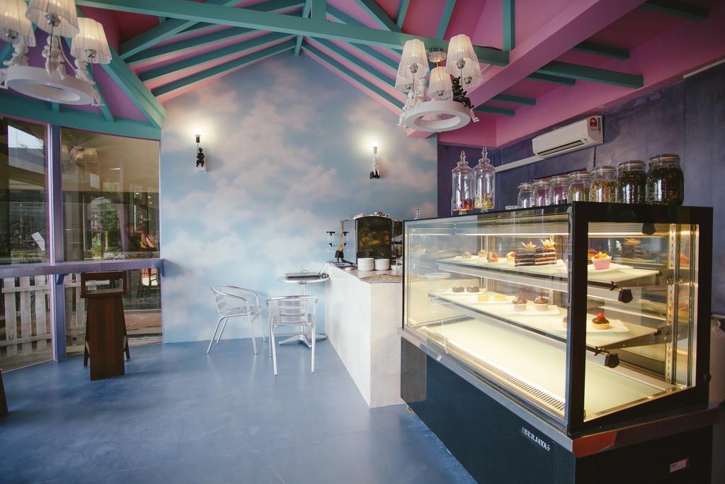 Sand & Sandals Desaru Beach Resort & Spa Eksteriør bilde The interior of a typical café