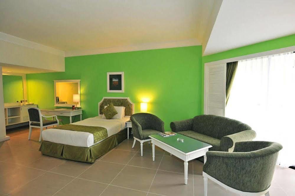 Sand & Sandals Desaru Beach Resort & Spa Eksteriør bilde Deluxe Room